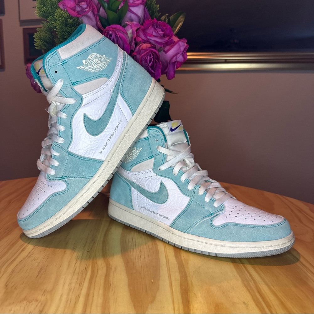Size 11 - Jordan 1 Retro OG High Turbo Green NO BOX CLEAN 555088-311